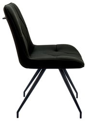 Moderner schwarzer Stuhl mit gepolsterter Sitzfläche und Rückenlehne, seitliche Perspektive