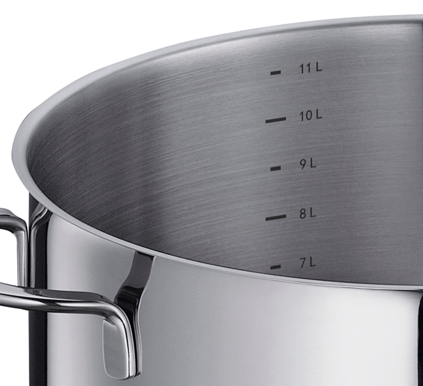 Nahaufnahme eines Edelstahl-Suppentopfs CAPRI, 28 cm, mit innenliegender Literskala und seitlichem Griff.