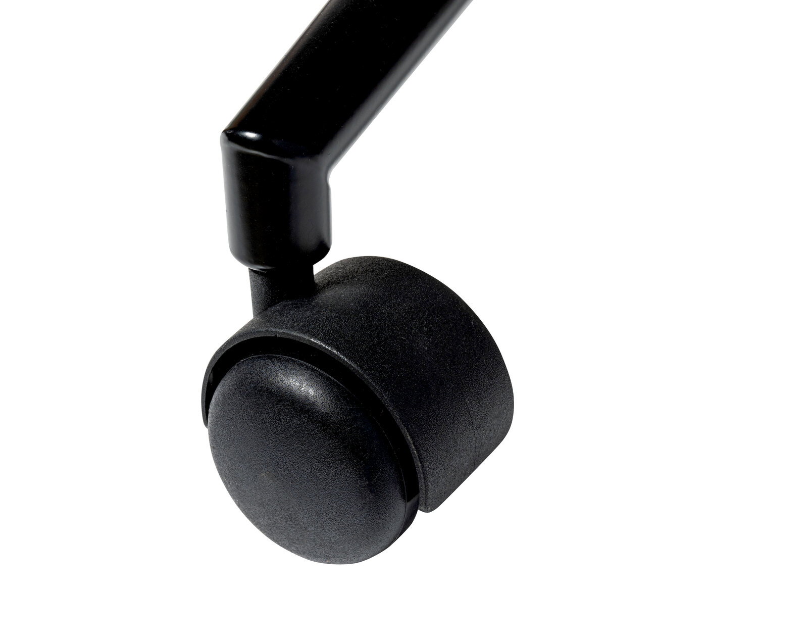 Nahaufnahme einer schwarzen Stuhlrolle eines Drehstuhls