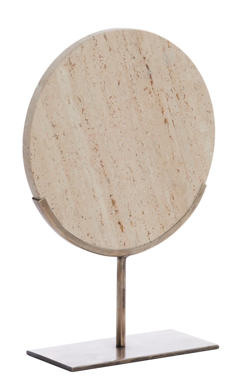 Rundes Ornament aus Naturstein auf einem Metallständer, seitliche Perspektive