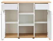 Kommode mit zwei offenen Schubladen und zwei offenen Türen, frontal betrachtet. Die Kommode hat eine weiße Oberfläche und eine Holzplatte.