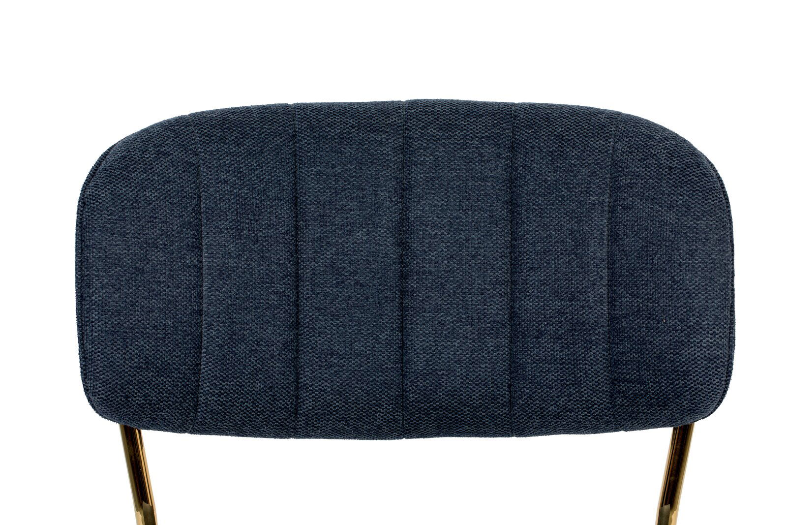 Rückansicht eines modernen Stuhls mit dunkelblauer Polsterung und goldenen Beinen