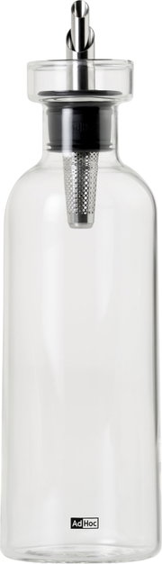 Transparente Glasflasche mit Edelstahl-Ausgießer und integriertem Sieb, AdHoc-Logo unten, frontale Produktansicht