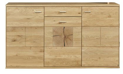Frontale Ansicht eines hölzernen Sideboards mit Schubladen und Türen, natürliche Holzmaserung sichtbar.