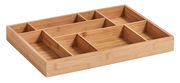 Schubladen-Organizer aus Holz mit mehreren Fächern, perspektivisch von oben fotografiert.