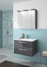 Moderner Badblock mit grauem Waschtischunterschrank und Spiegelschrank, seitliche Perspektive