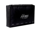 Schwarze Verpackung der Luxe Duo-Decke von Tempur, seitliche Perspektive