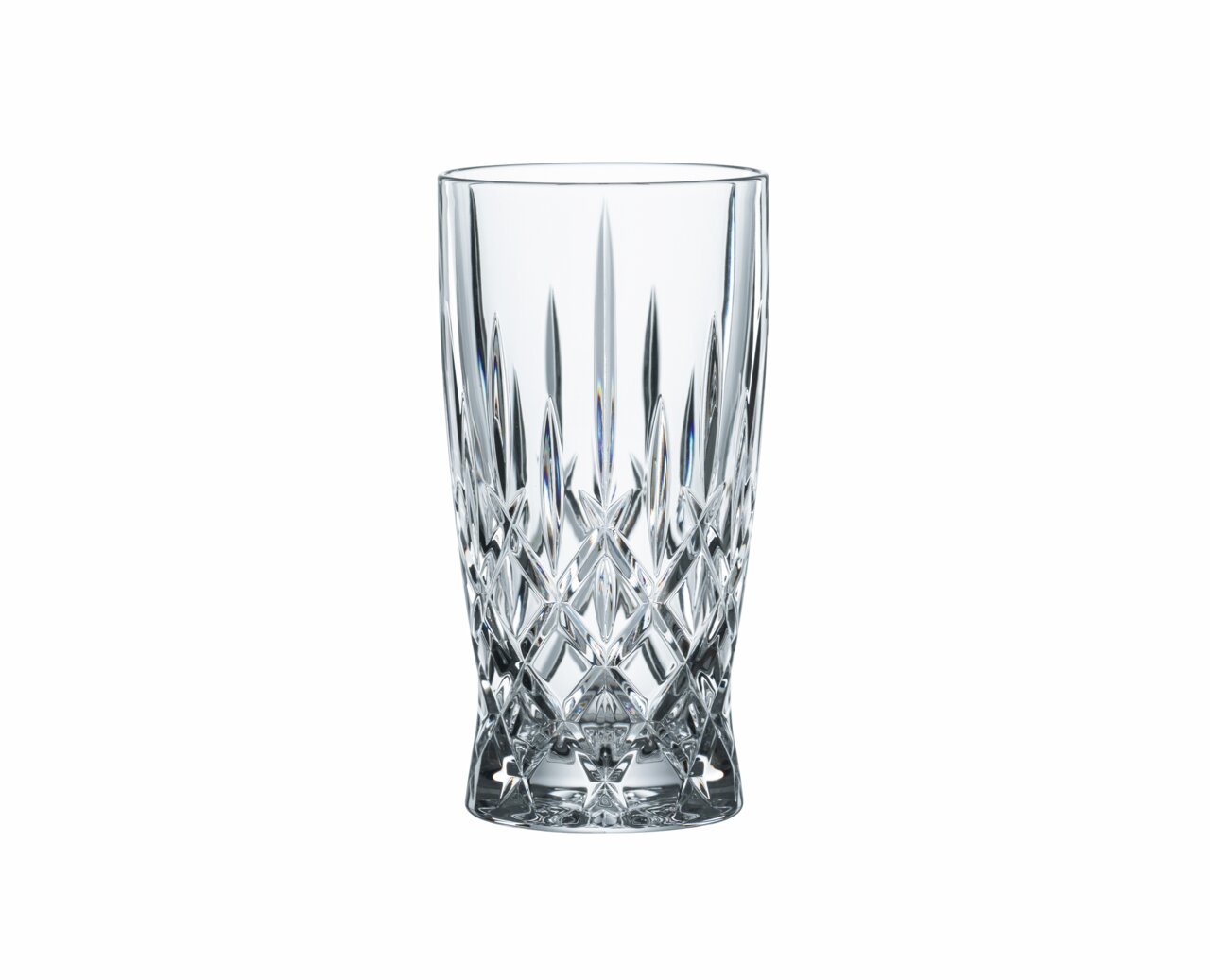 Hoog, elegant glas met kristalslijpsel, afgebeeld van voren.
