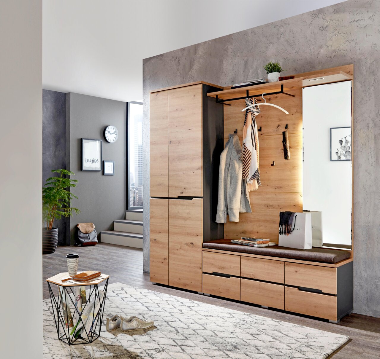 Voleo XL-Garderobenbank DETROIT Moderner XL-Garderobenschrank mit Holzoptik, Garderobenpaneel und Sitzbank, seitliche Perspektive
