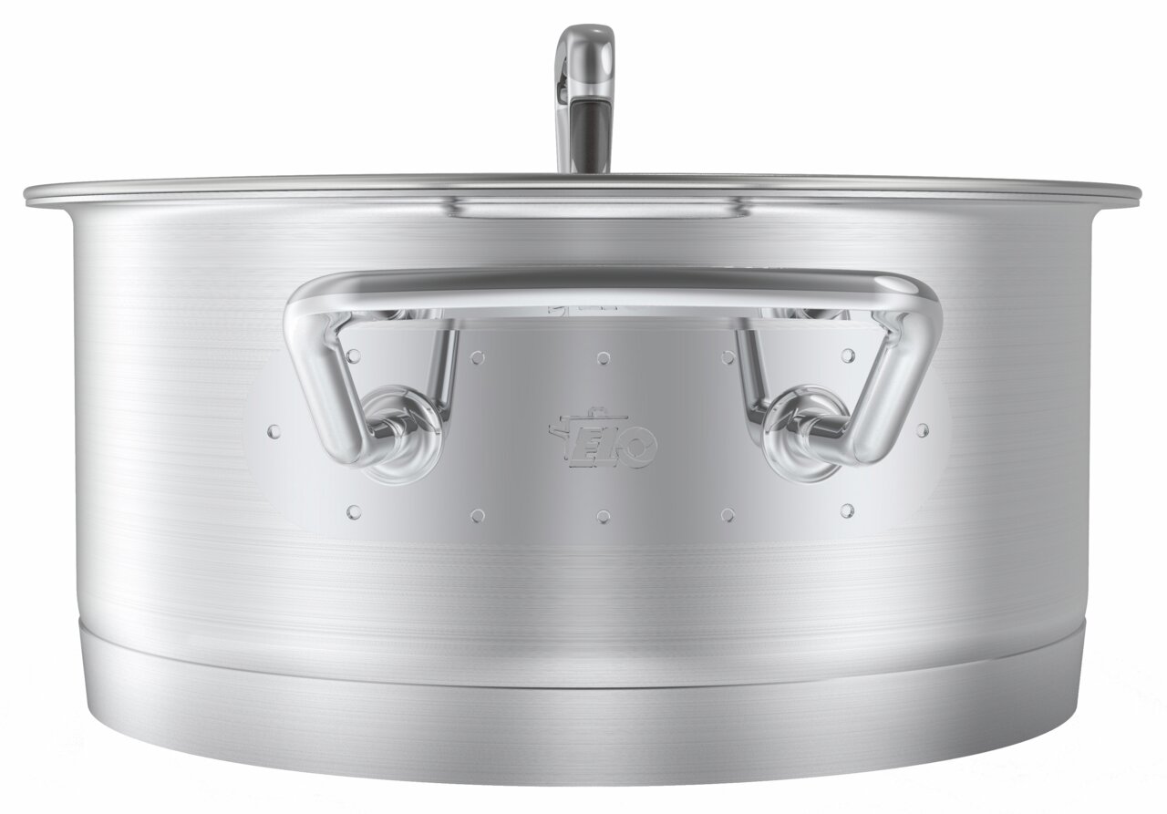 Nahaufnahme eines Edelstahlkochtopfs mit robusten Griffen, seitliche Perspektive.