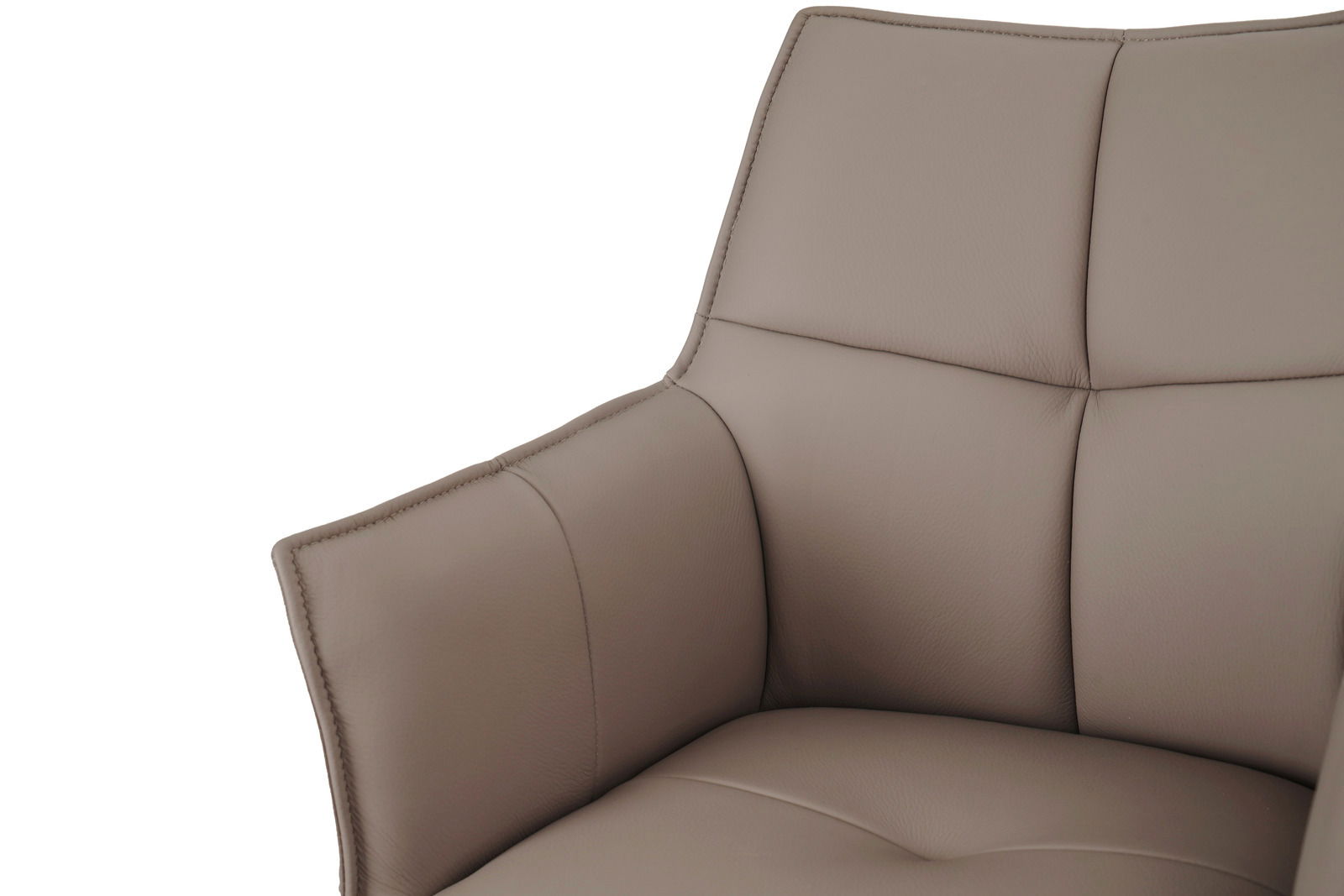 Nahaufnahme eines beigen Barstuhls mit gepolsterter Rückenlehne und Armlehnen, seitliche Perspektive