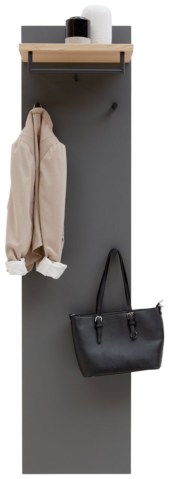 Garderobenpaneel in dunklem Grau mit Holzablage und Haken, frontal abgebildet. Eine Jacke und eine Tasche sind aufgehängt.