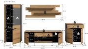 Bemaßte Darstellung eines Wohnzimmersets in Eiche-Optik mit schwarzen Akzenten: hoher Vitrinenschrank, TV-Lowboard, Wandpaneel mit zwei Ablagen und Kommode; gezeigt in Frontansicht mit teils geöffneter Tür/Schubladen sowie Seitenansichten und Maßangaben.