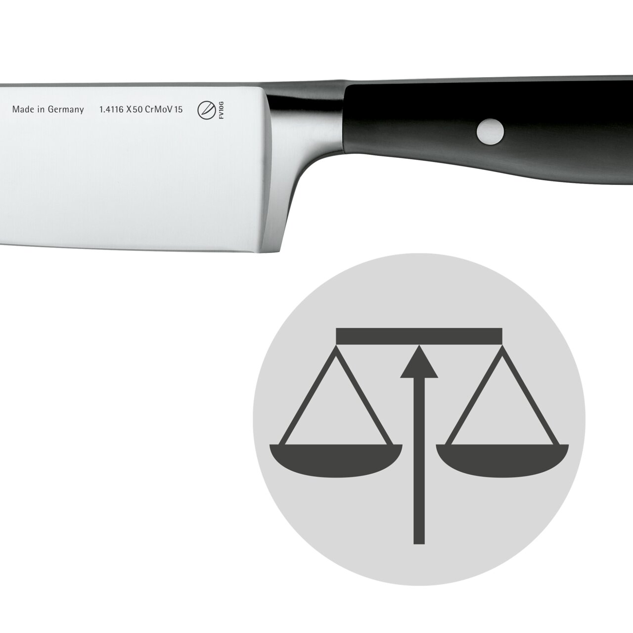 Nahaufnahme eines hochwertigen Küchenmessers mit schwarzem Griff und Edelstahlklinge, hergestellt in Deutschland.