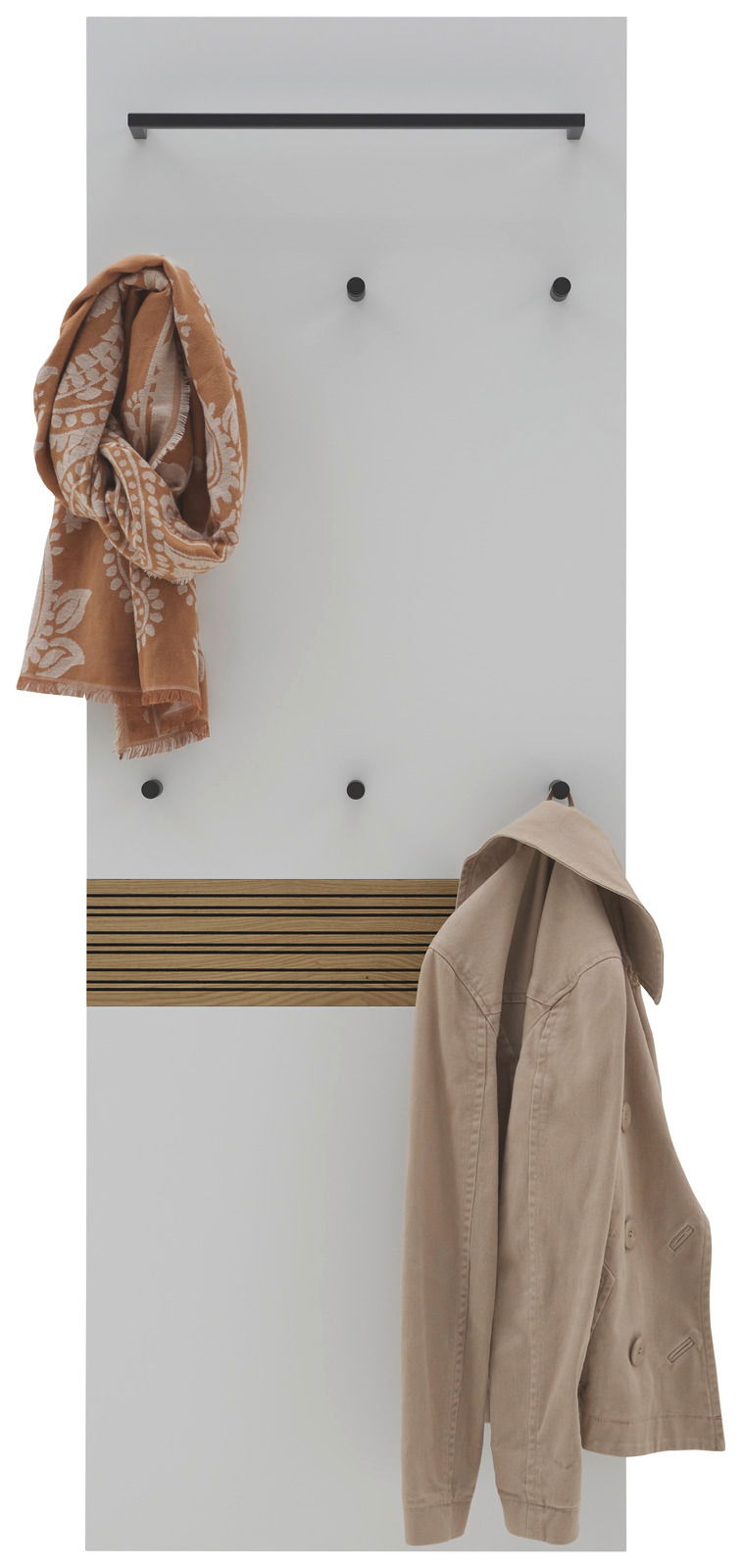 Frontale Ansicht eines XL-Garderobenpaneels mit Haken und einer Kleiderstange, an denen ein Schal und eine Jacke hängen.