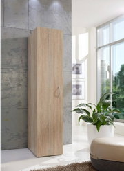 Mehrzweckschrank in Holzoptik, stehend in einem modernen Raum mit seitlicher Perspektive