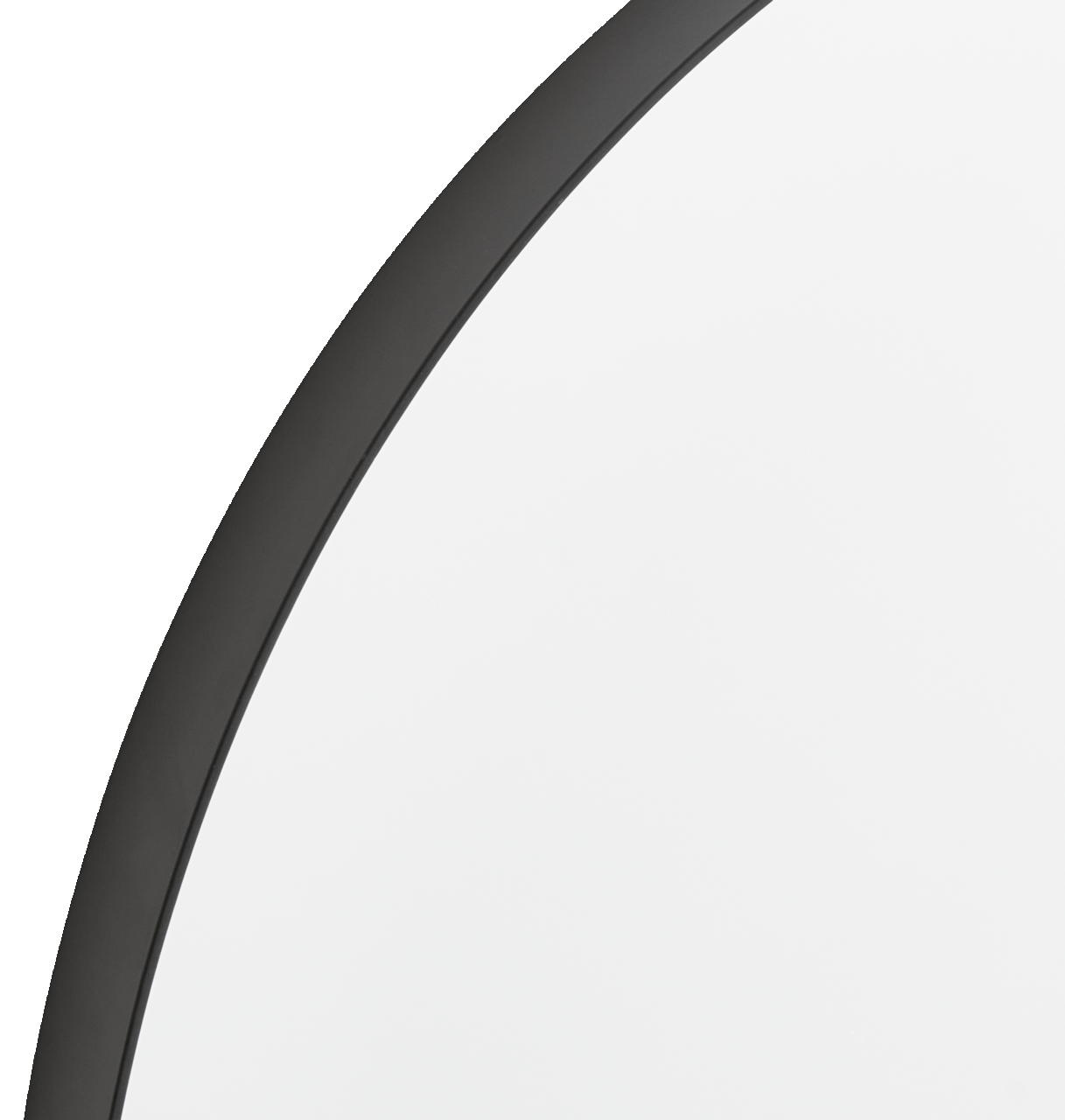 XORA Spiegel TONDO Nahaufnahme eines runden Spiegels mit schwarzem Rahmen, perspektivisch von der Seite aufgenommen.