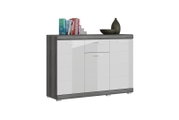 Moderne Kommode/Sideboard mit grauem Holzdekor-Korpus und weiß glänzenden Fronten, mehrere Türen und Schublade mit silbernen Griffen, Studioaufnahme in frontaler Perspektive