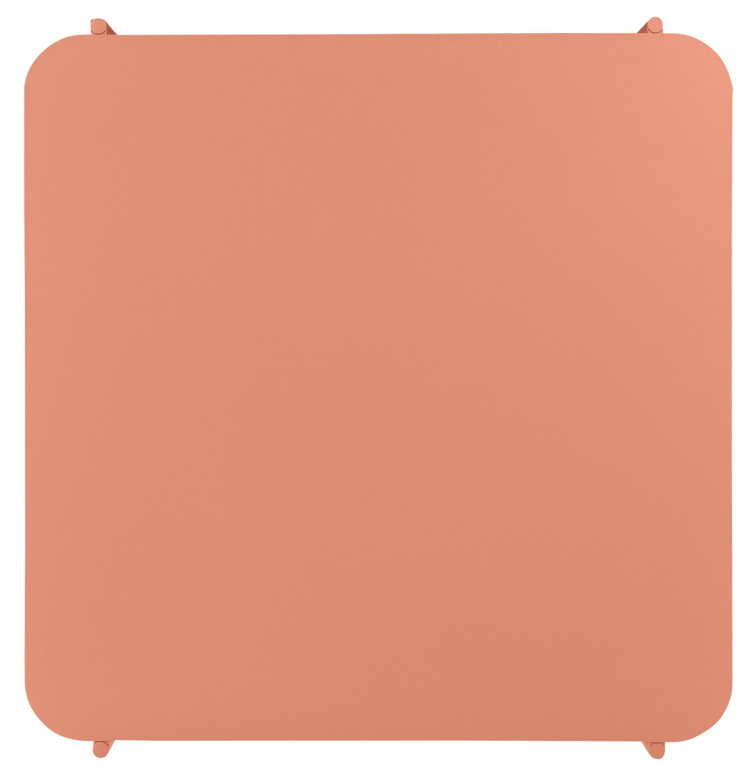 Vogelperspektive auf einen quadratischen, korallenfarbenen Beistelltisch mit abgerundeten Ecken.