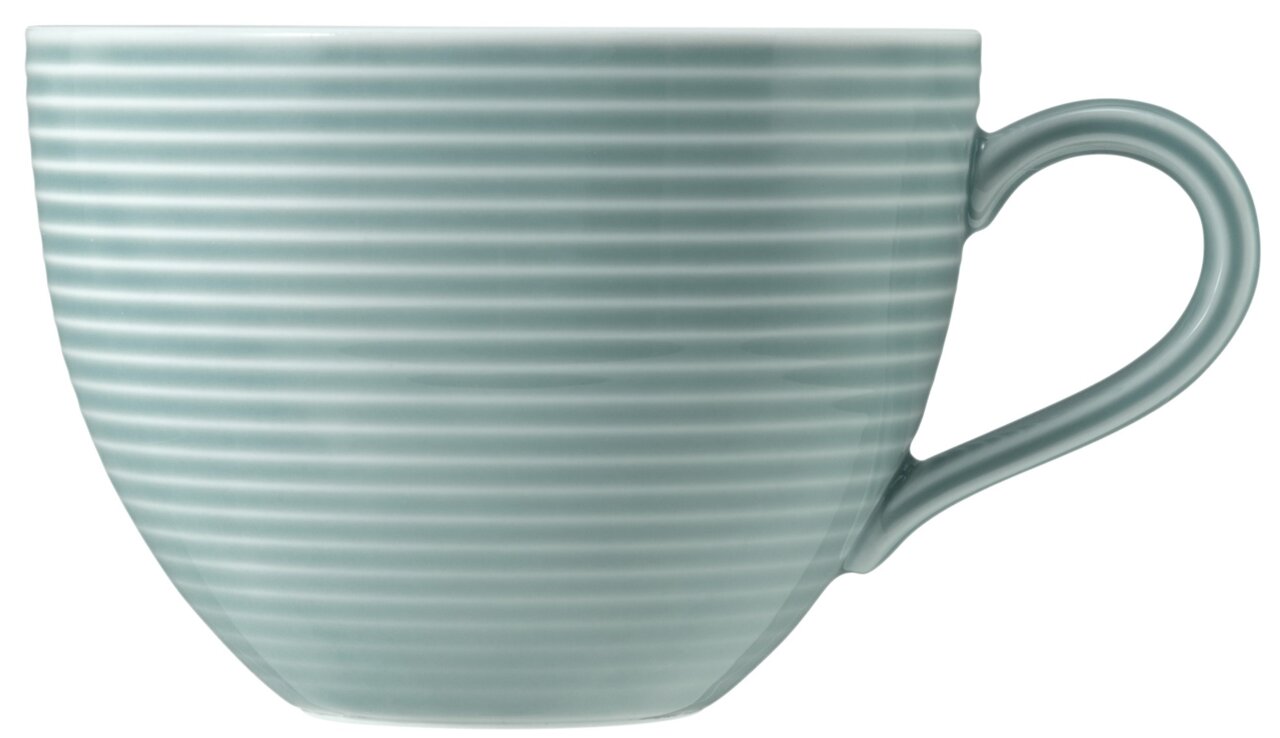 Seitliche Ansicht einer gestreiften, hellblauen Milchkaffeetasse mit Henkel, 0,35l.