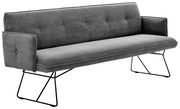 Graue Solobank 2-Sitzer mit gestepptem Stoffbezug und schwarzen Metallbeinen, seitliche Perspektive
