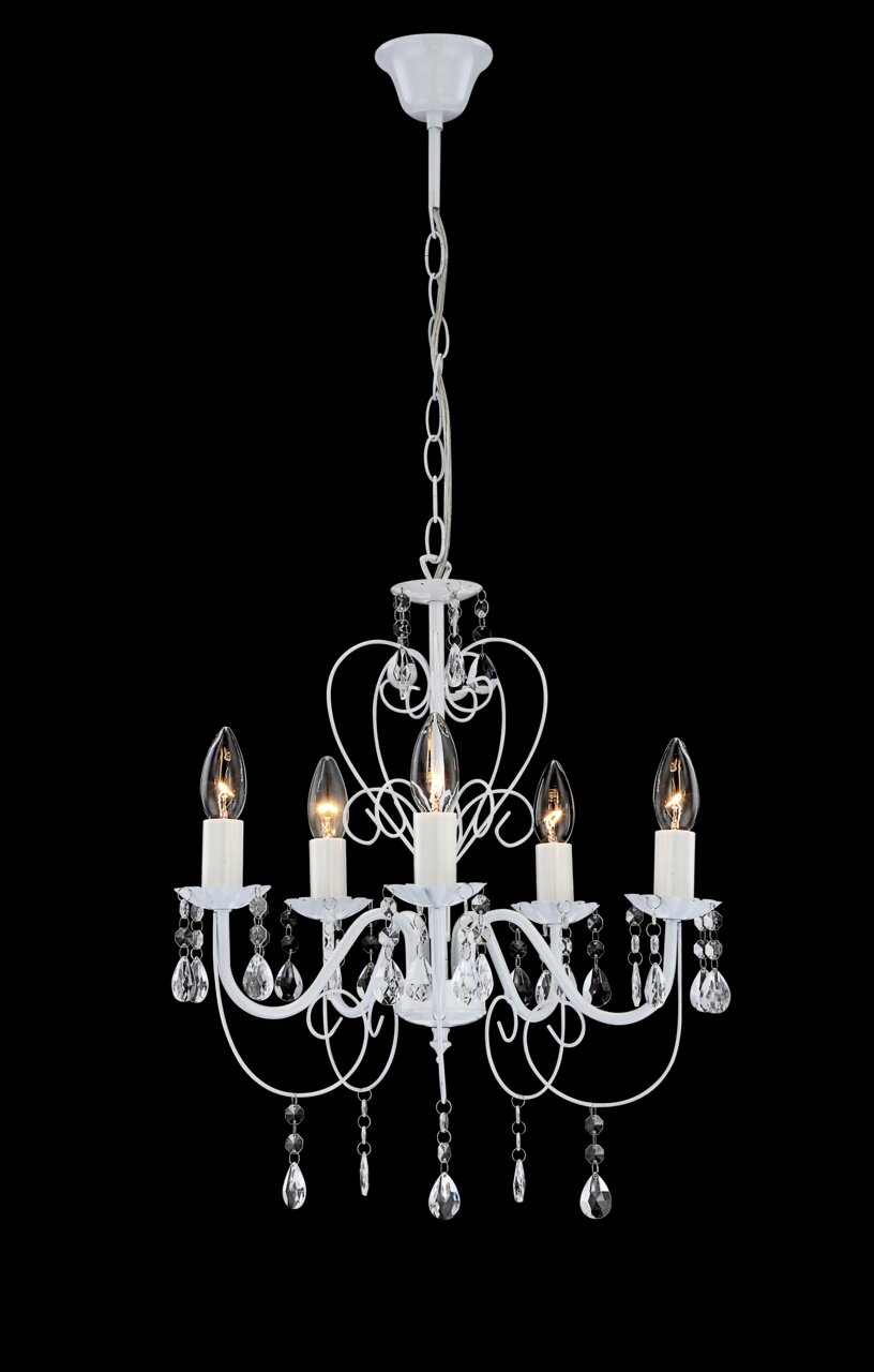 Eleganter weißer Kronleuchter mit fünf Kerzenlampen und Kristallanhängern, seitliche Perspektive