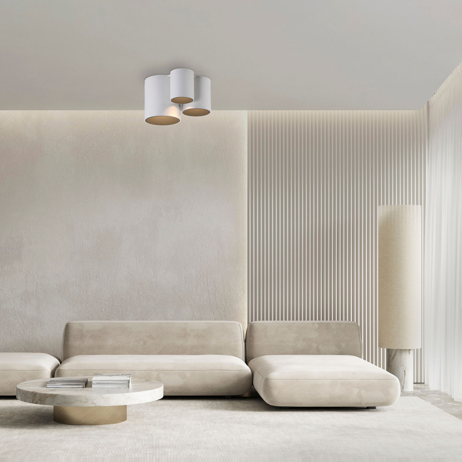 Moderne LED-Deckenleuchte in einem stilvollen Wohnzimmer, von unten betrachtet.