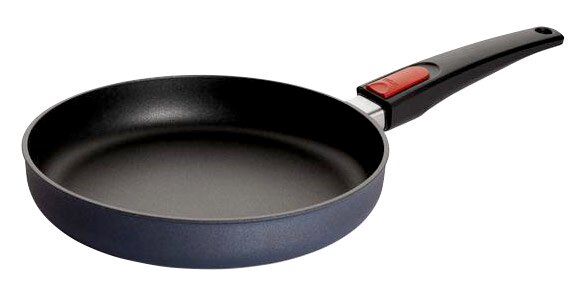 Woll Gusspfanne DIAMOND LITE Gusspfanne Diamond Lite mit schwarzem Griff, seitliche Perspektive