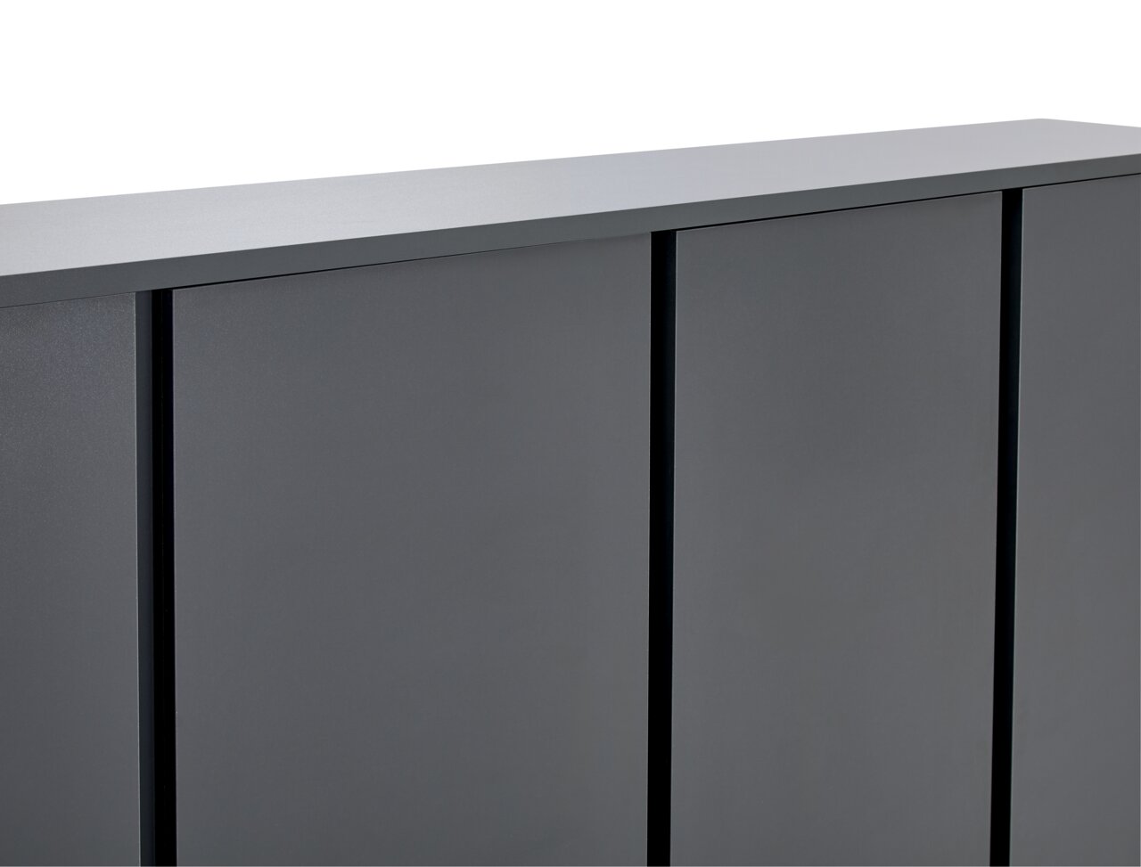 Nahaufnahme eines modernen, grauen Schuhschranks mit glatter Oberfläche und klaren Linien, seitliche Perspektive