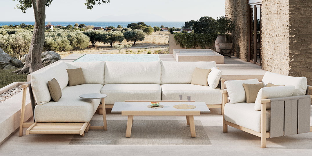 Großes Gartenmöbel Lounge-Set mit Sofa und Sesseln auf Terrasse