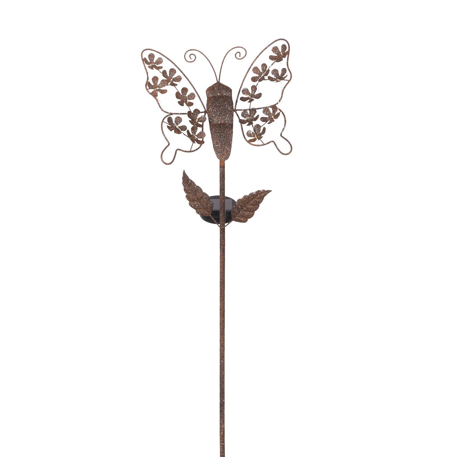 Decoratieve zonne-lamp in de vorm van een vlinder, gemaakt van metaal, hier afgebeeld van voren, met filigrane bladmotieven op de vleugels.