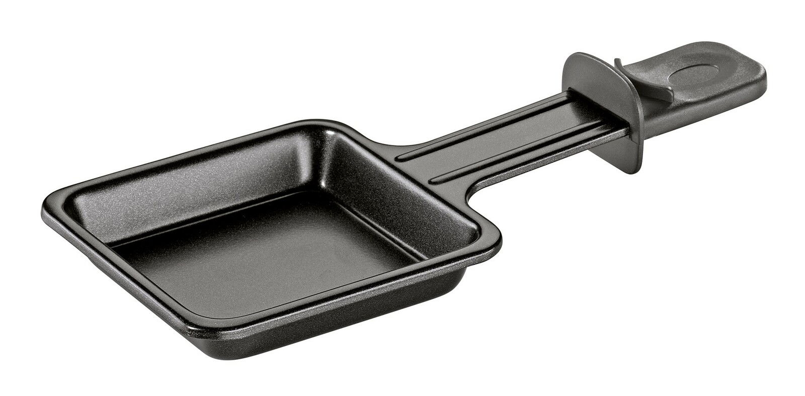 Raclette-Pfännchen aus schwarzem Metall mit Griff, seitliche Perspektive
