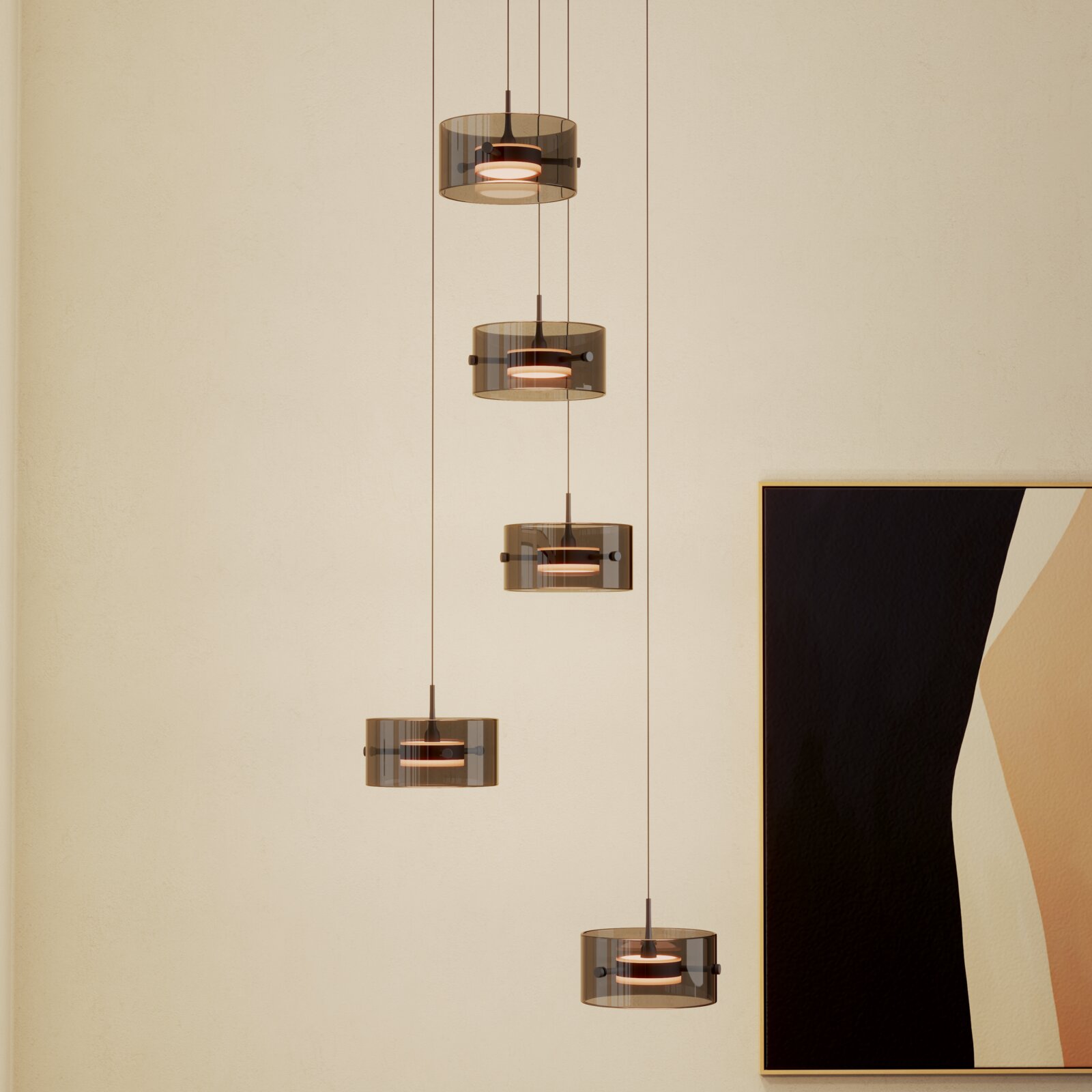 Moderne LED-hanglamp met vijf cilindervormige, rookgrijze glazen kappen in een trapsgewijze opstelling, gezien vanaf de zijkant.