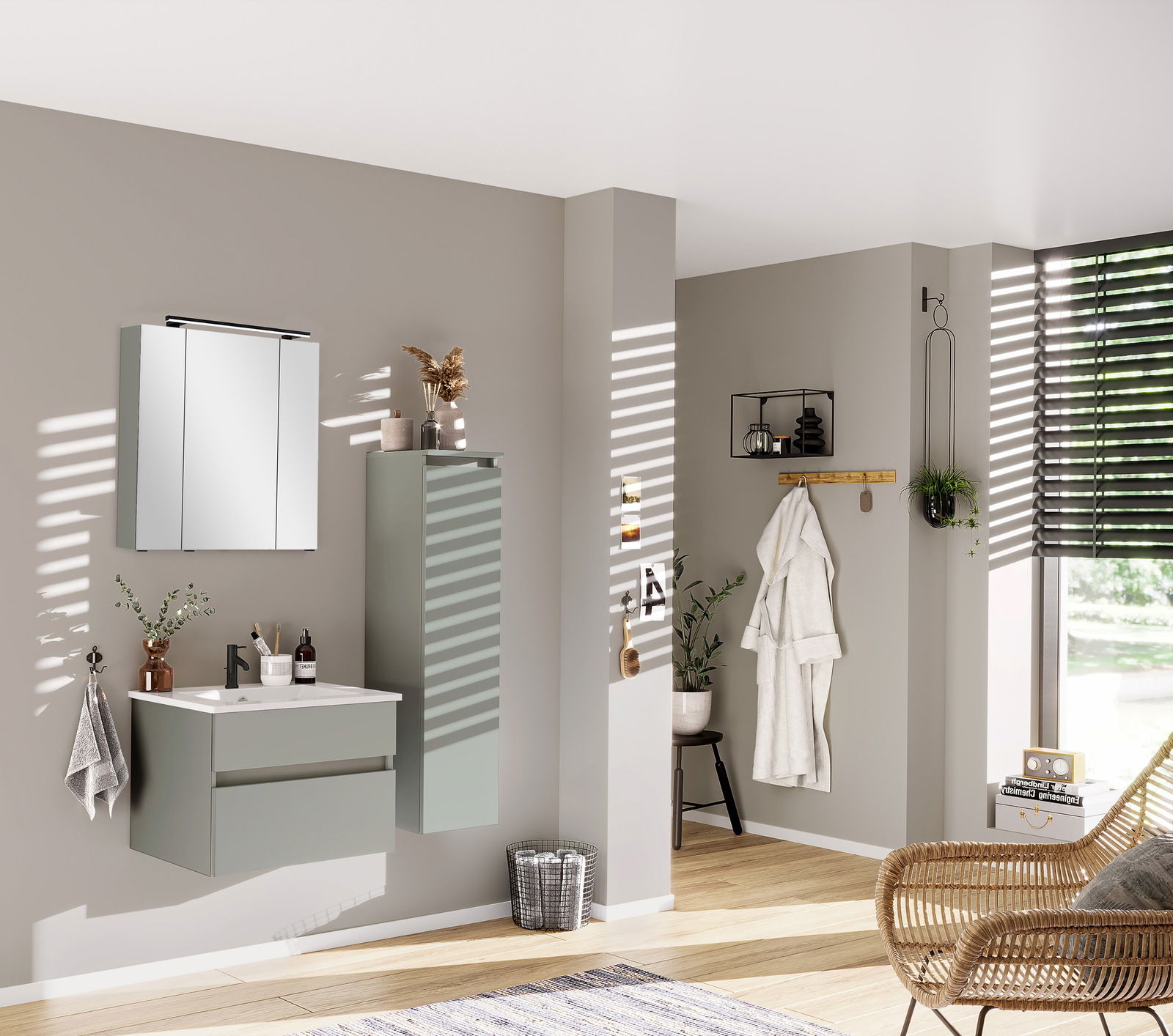 Moderner Mittelschrank in einem stilvollen Badezimmer, seitliche Perspektive