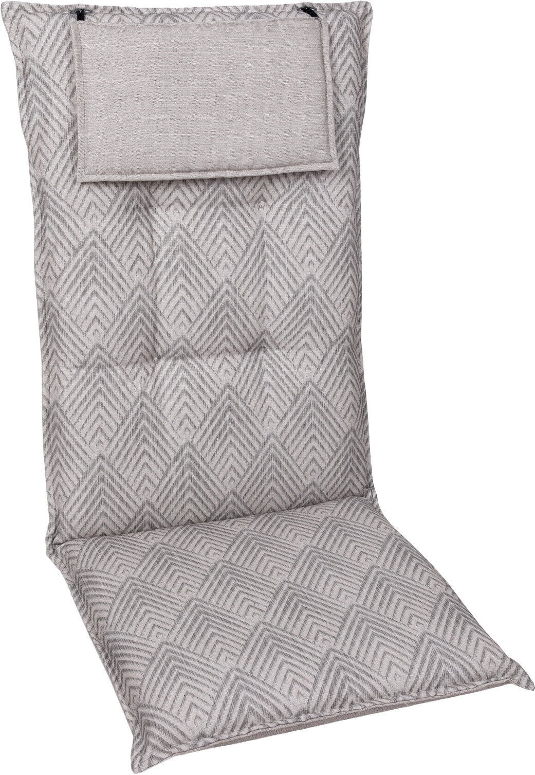 Gepolsterte Stuhlauflage in Grau mit geometrischem Rautenmuster und Befestigungsband, schräg von vorne auf weißem Hintergrund fotografiert