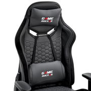 Gaming Stuhl in schwarzem Design mit ergonomischer Rückenlehne und Kopfstütze, Vorderansicht