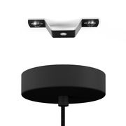 Nahaufnahme einer modernen, schwarzen Pendelleuchte YORTH mit runder Deckenhalterung und Kabel, von unten betrachtet.