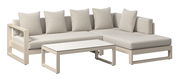 Modernes Lounge-Set mit beigem Ecksofa und passendem Couchtisch, Perspektive von vorne rechts