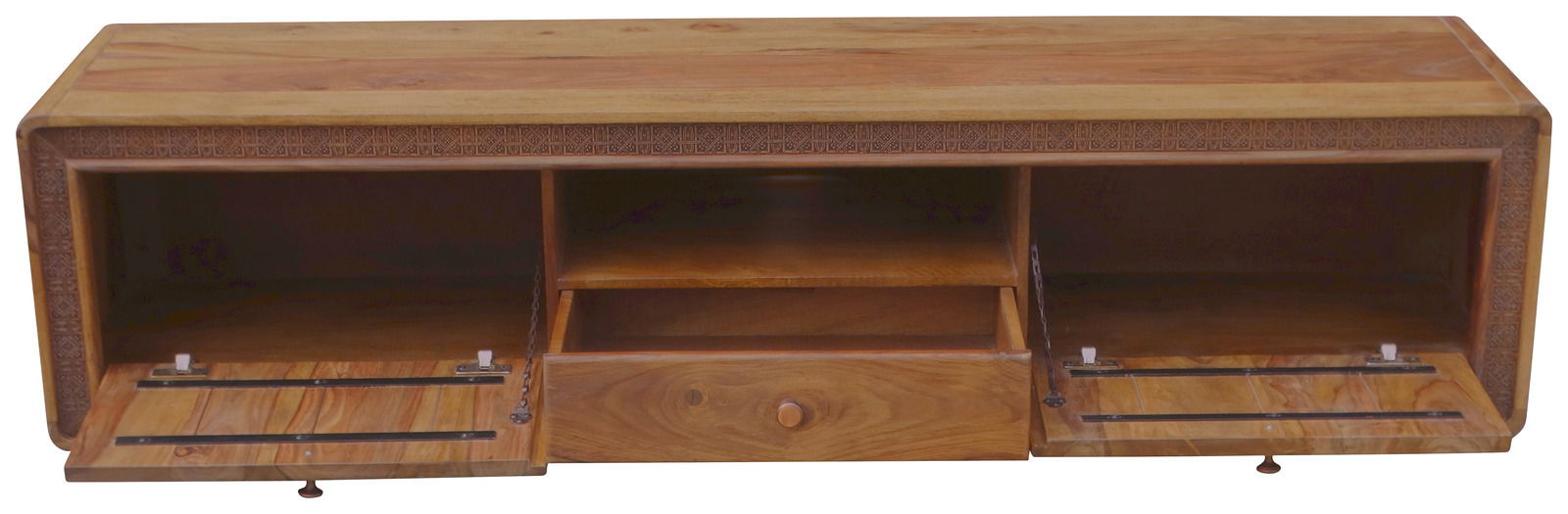 TV-Tisch aus Holz mit geöffneter Frontansicht, zwei seitlichen Fächern und einer mittleren Schublade.