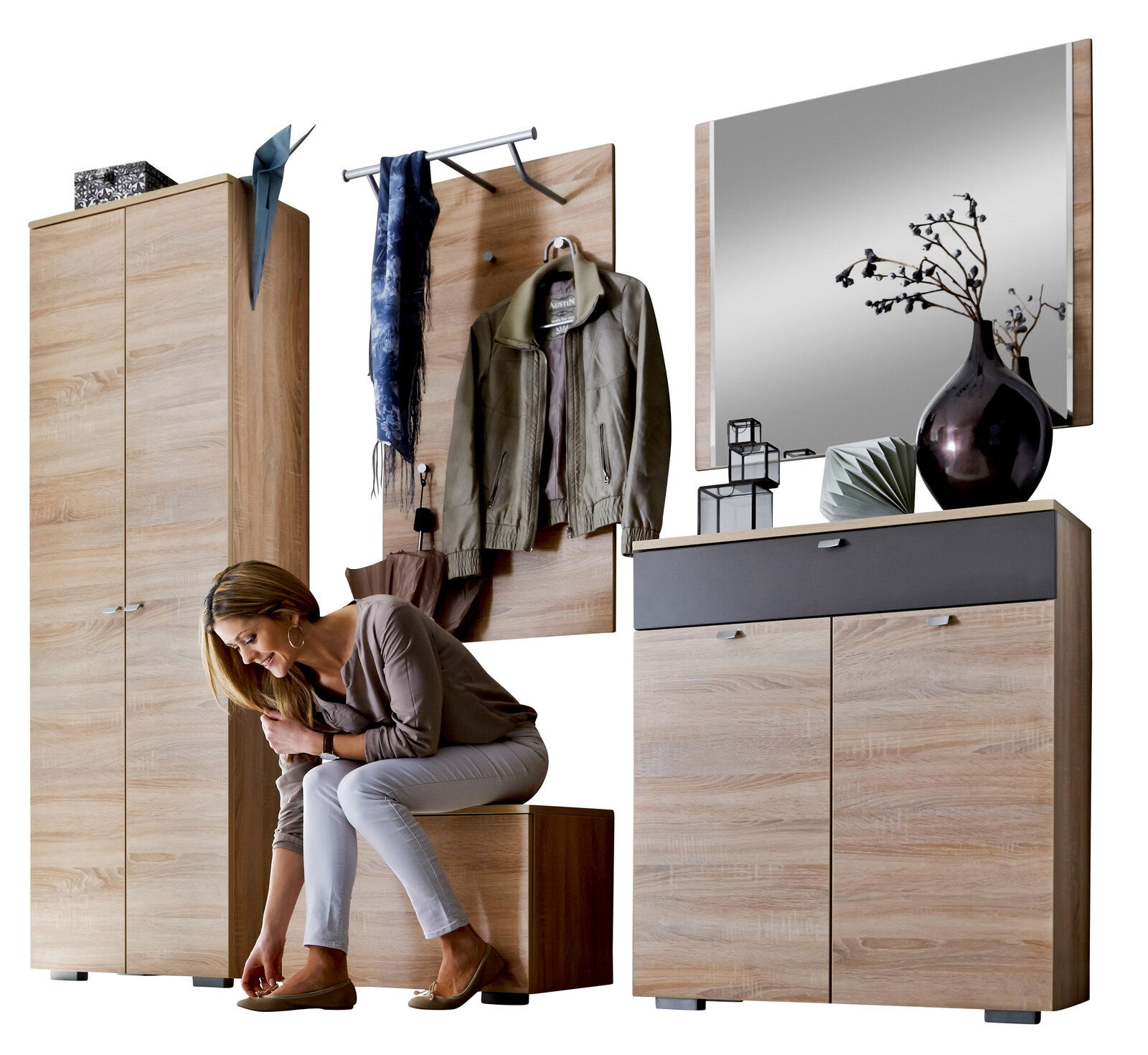 Garderoben-Set in Holzoptik mit Schrank, Spiegel, Hakenleiste und Sitzbank, seitliche Perspektive