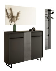 Garderoben-Set in modernem Design, bestehend aus einem Spiegel, einem Schrank mit zwei Schubladen und einer Garderobenleiste mit Haken, seitliche Perspektive.