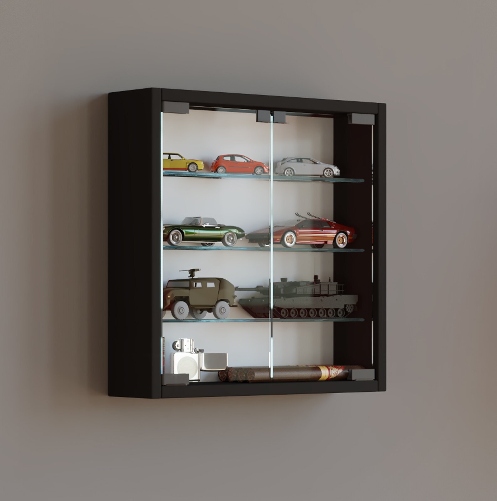 Schwarze Wandvitrine mit Glas-Schiebetüren und Glasböden, gefüllt mit Modellautos und Militärmodellen, in leichter Schrägansicht von vorne links