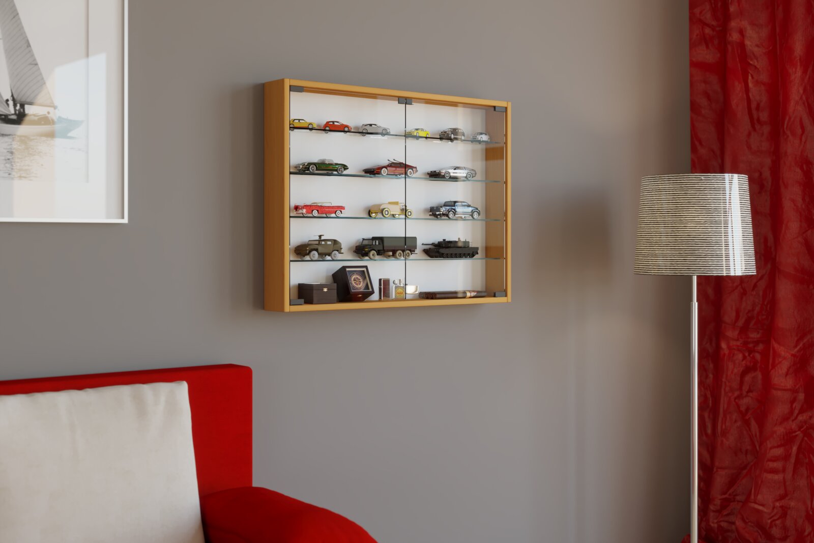 Wandvitrine mit Holzrahmen und Glasfront zur Präsentation von Modellautos, frontal aus leicht seitlicher Perspektive an einer grauen Wand