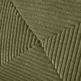 Nahaufnahme eines grünen, strukturierten Stoffes mit diagonalen Linien auf einem Funktionssofa.