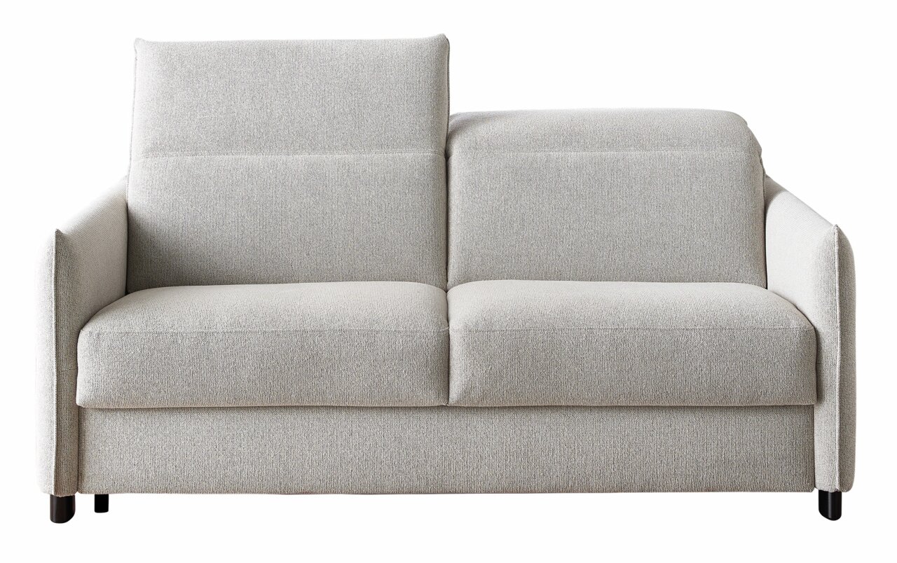 Frontale Ansicht eines modernen, hellgrauen Schlafsofas mit klaren Linien und minimalistischen Armlehnen.