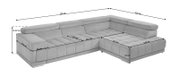 Lichtgrijze L-vormige hoekbank met chaise longue rechts en verstelbare hoofdsteunen, met afmetingen in cm aangegeven; schuin vooraanzicht.