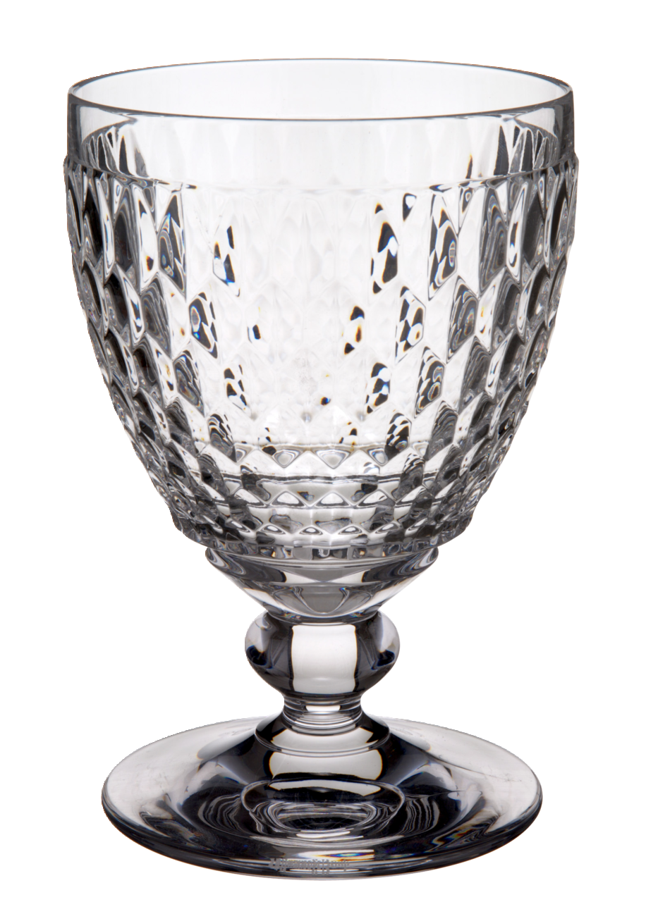 Elegantes Wasserglas Boston mit facettiertem Design, seitliche Perspektive