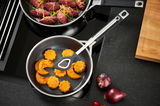 Bratpfanne 24cm Silence Pro mit gebratenem Gemüse, von oben fotografiert.