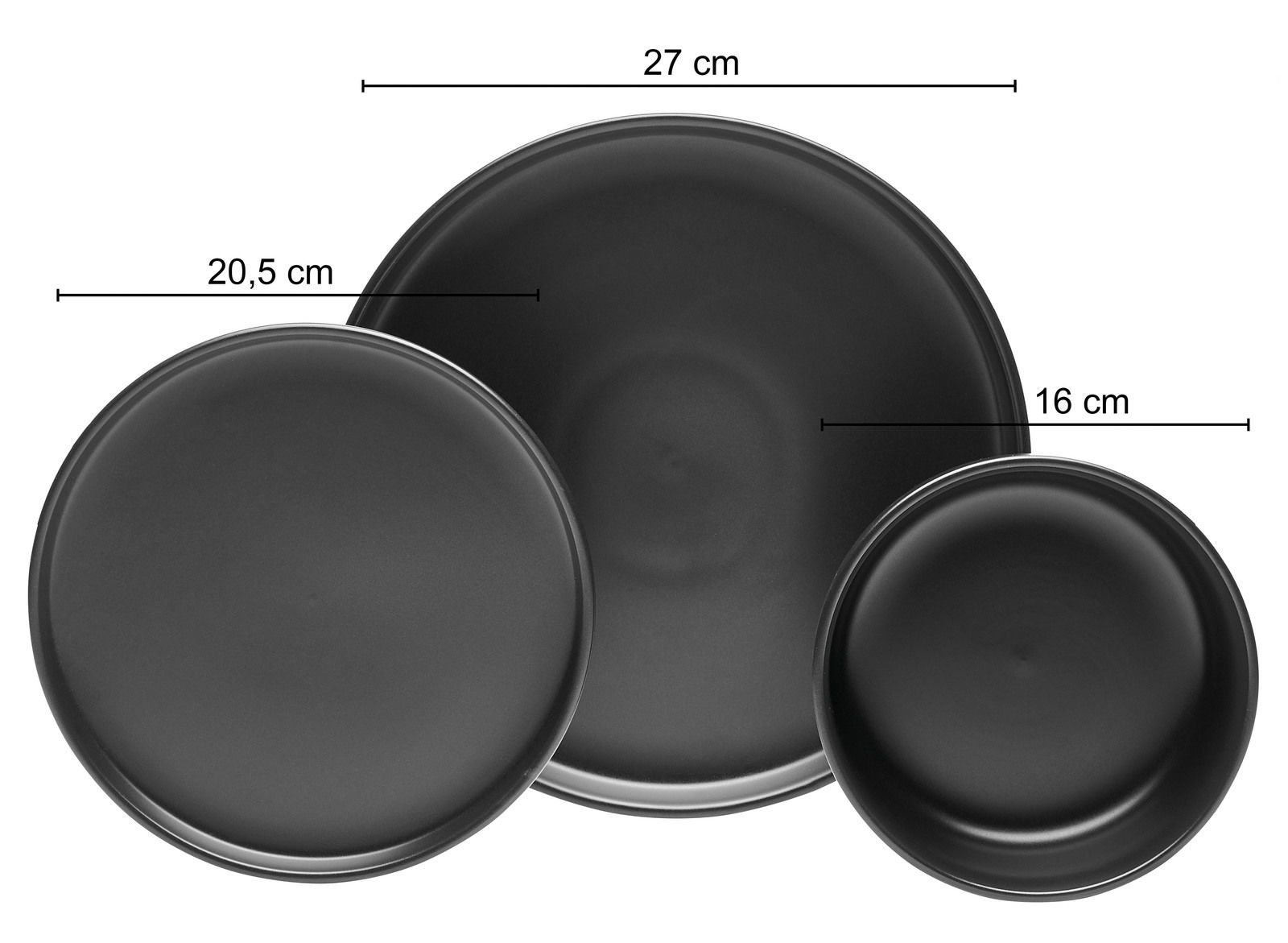 Draufsicht auf drei schwarze Teller in verschiedenen Größen: 27 cm, 20,5 cm und 16 cm Durchmesser.