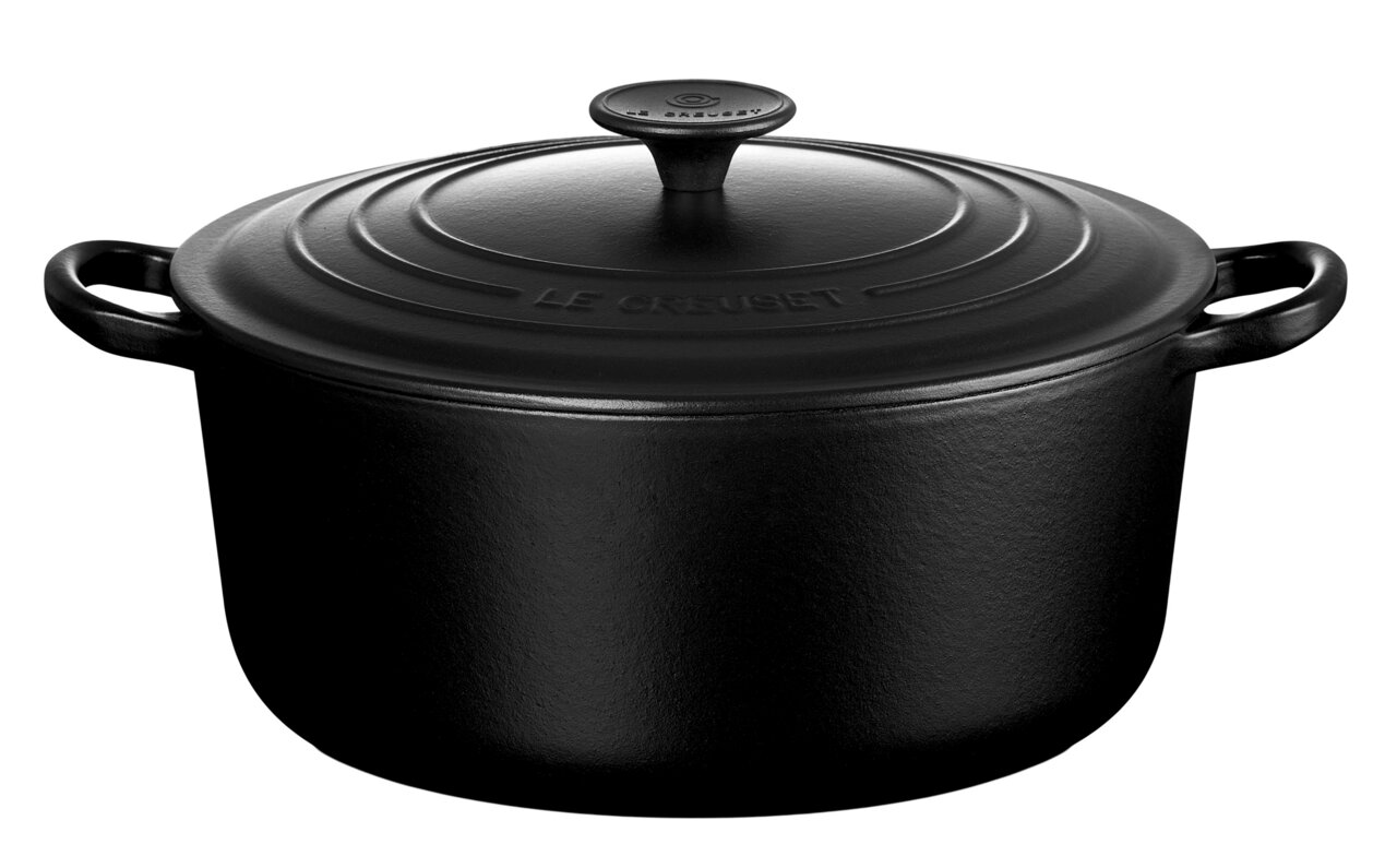 LE CREUSET Bräter 26cm Schwarz TRADITION Schwarzer Bräter mit Deckel, seitliche Perspektive